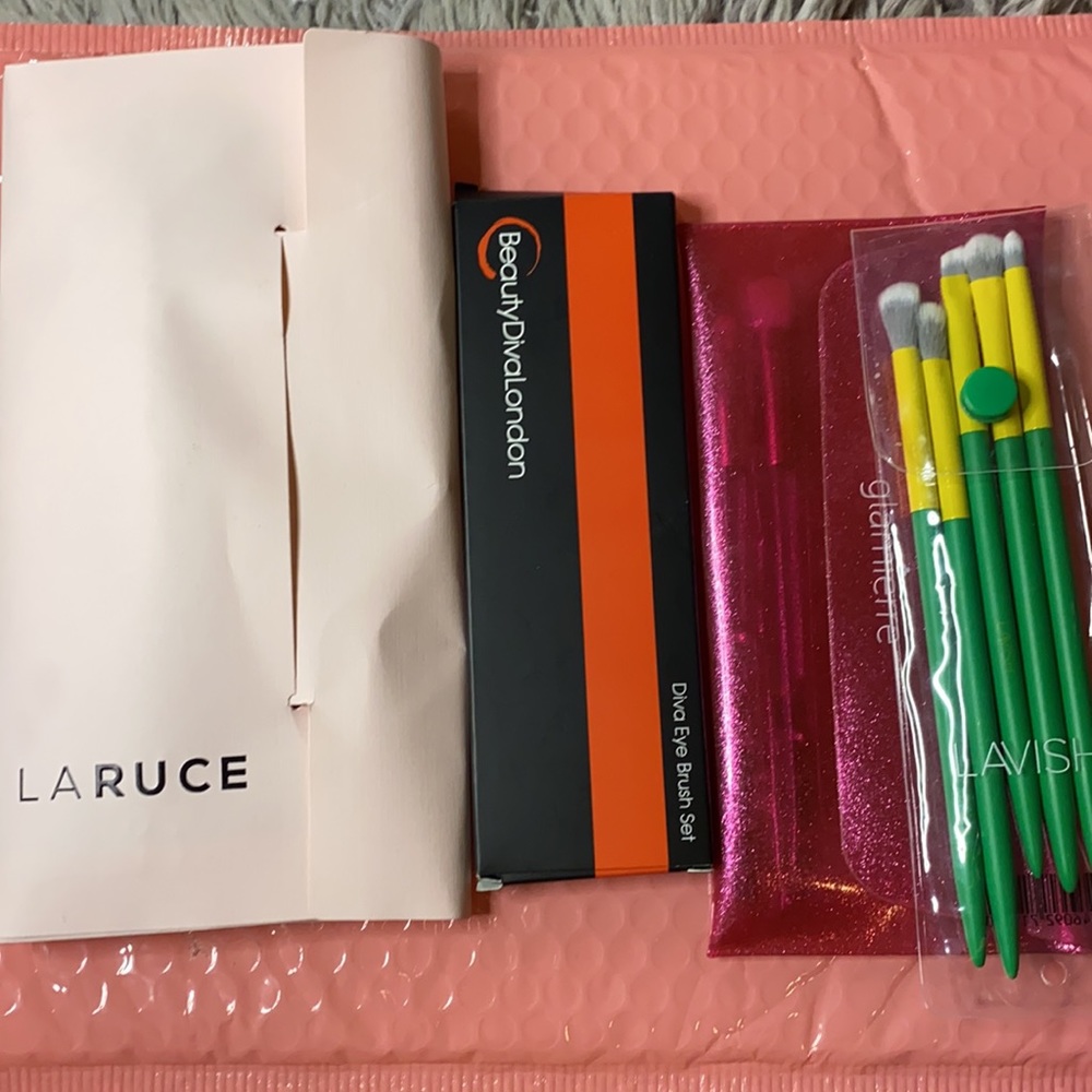 Makeup brushes - Picture 2 of 2